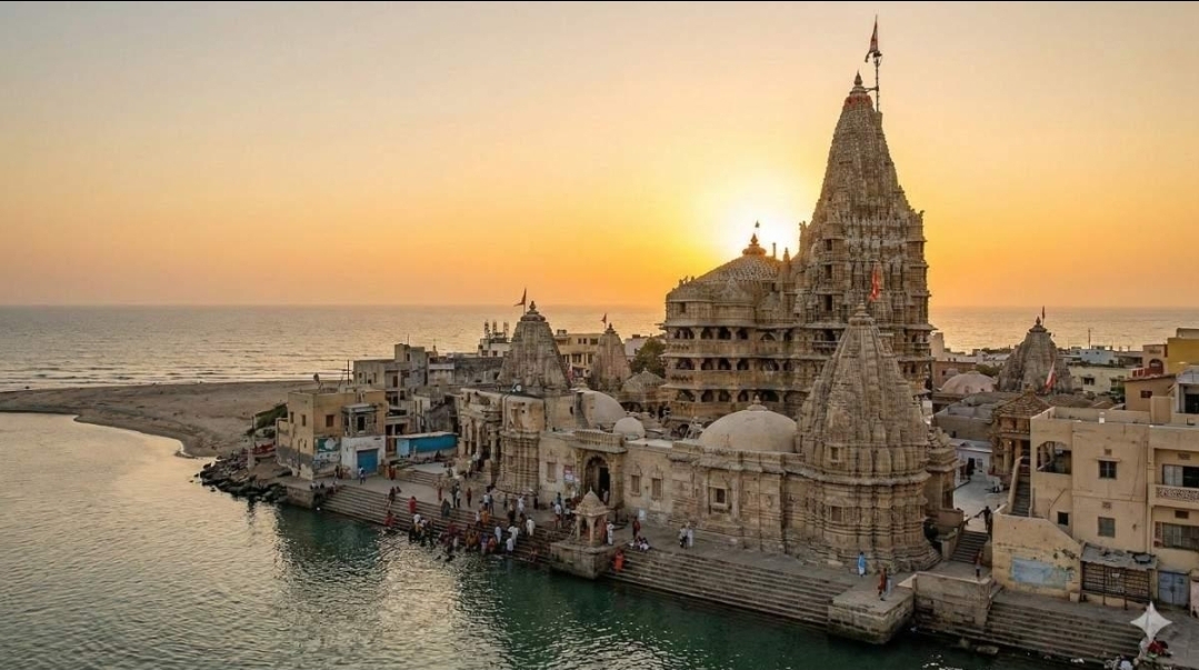 The Dwarkadhish Temple at sunset, Gujarat